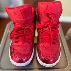 Women’s Air Jordan Mid 1 SE  — University Red Pomegranate